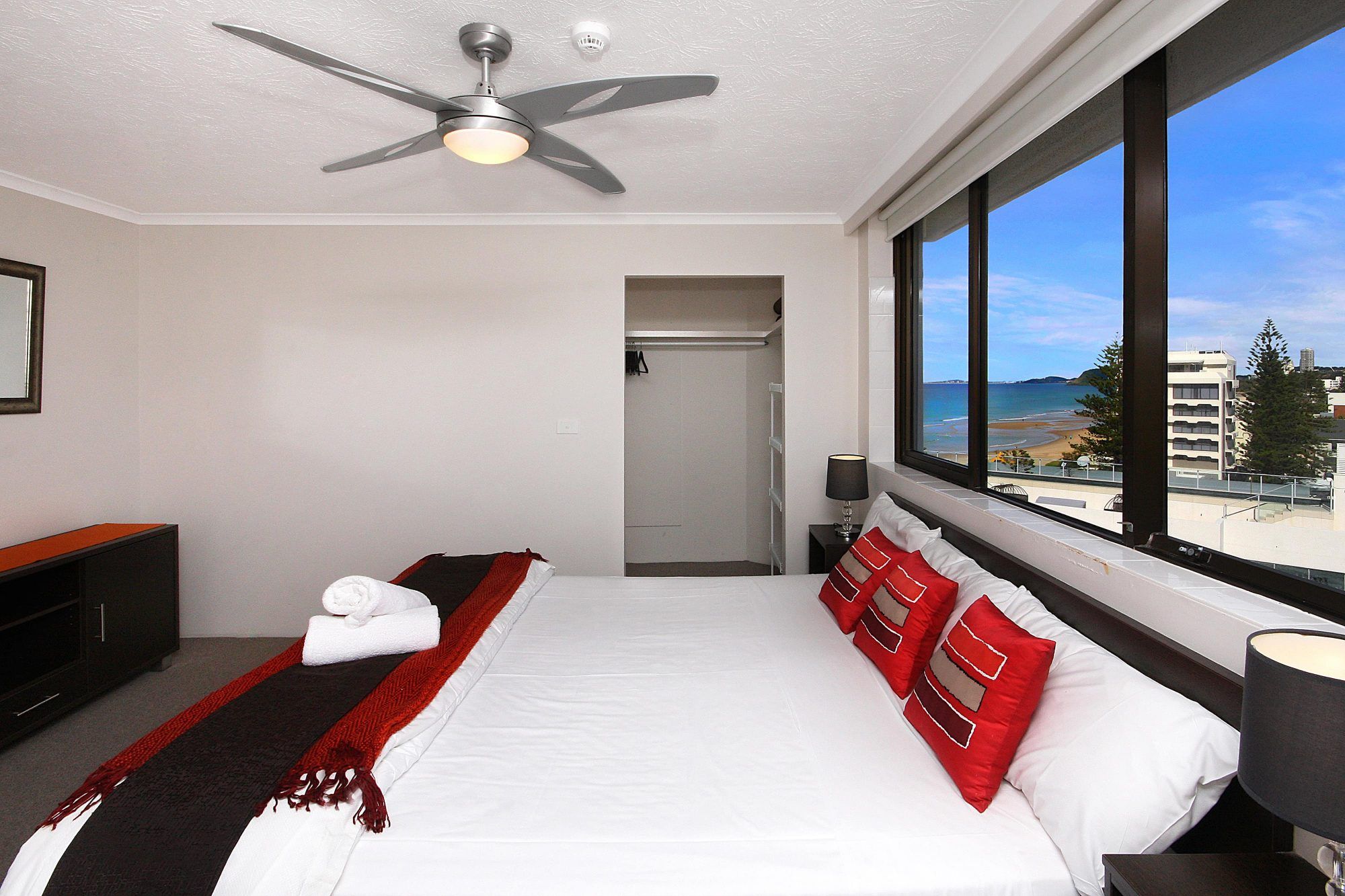 2 Bedroom Gold Coast Apartments Spindrift on the Beach